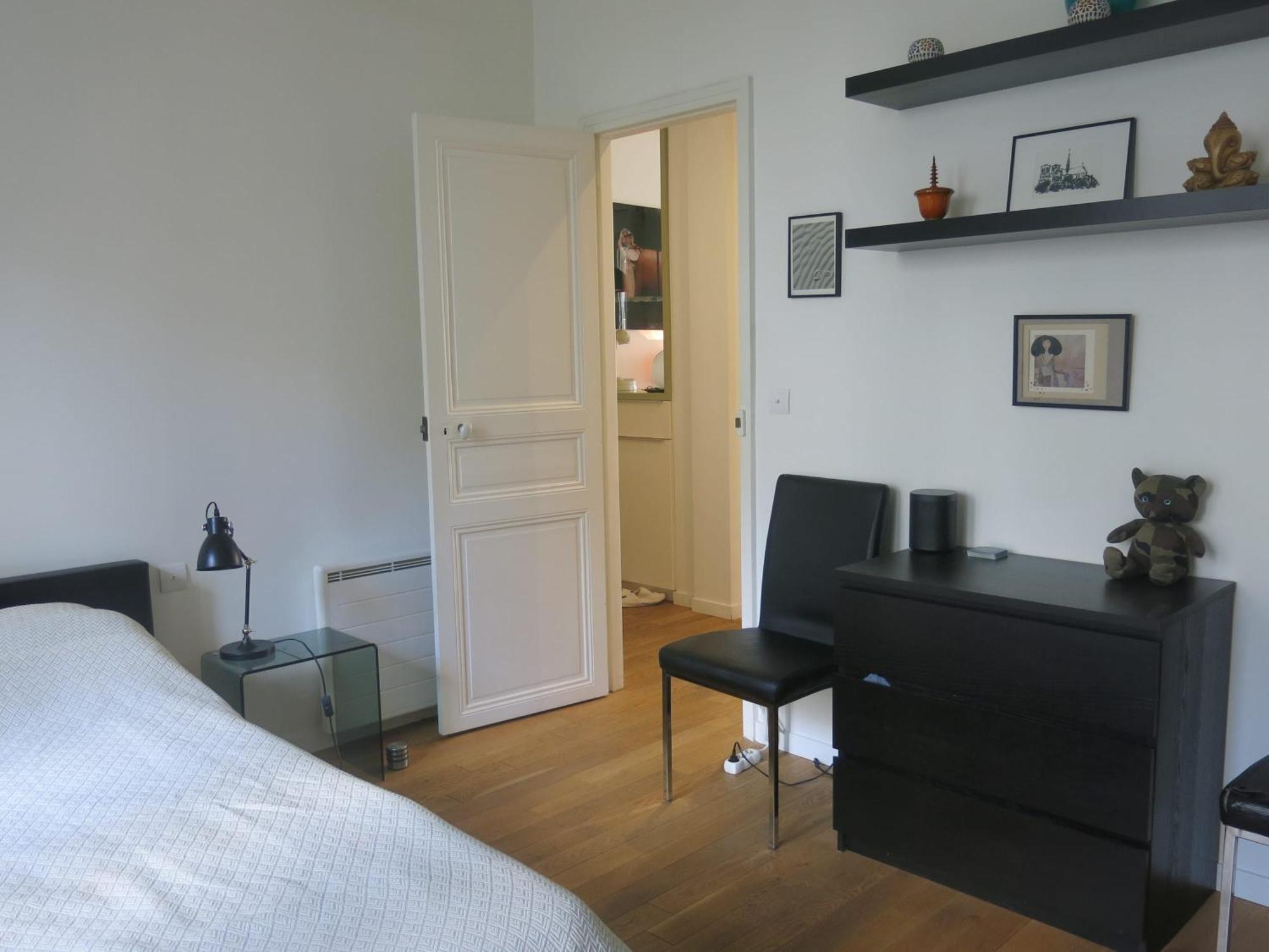 Apartment Roommate Share Colocation 1 Bedroom In Two Bedroom Luxe Marais Bretagne Citycosy